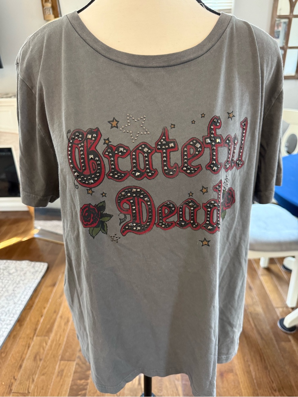 Grateful Dead Lucky Gray Short-Sleeve Tee w Red Script Metal Beads Size XL BNWT